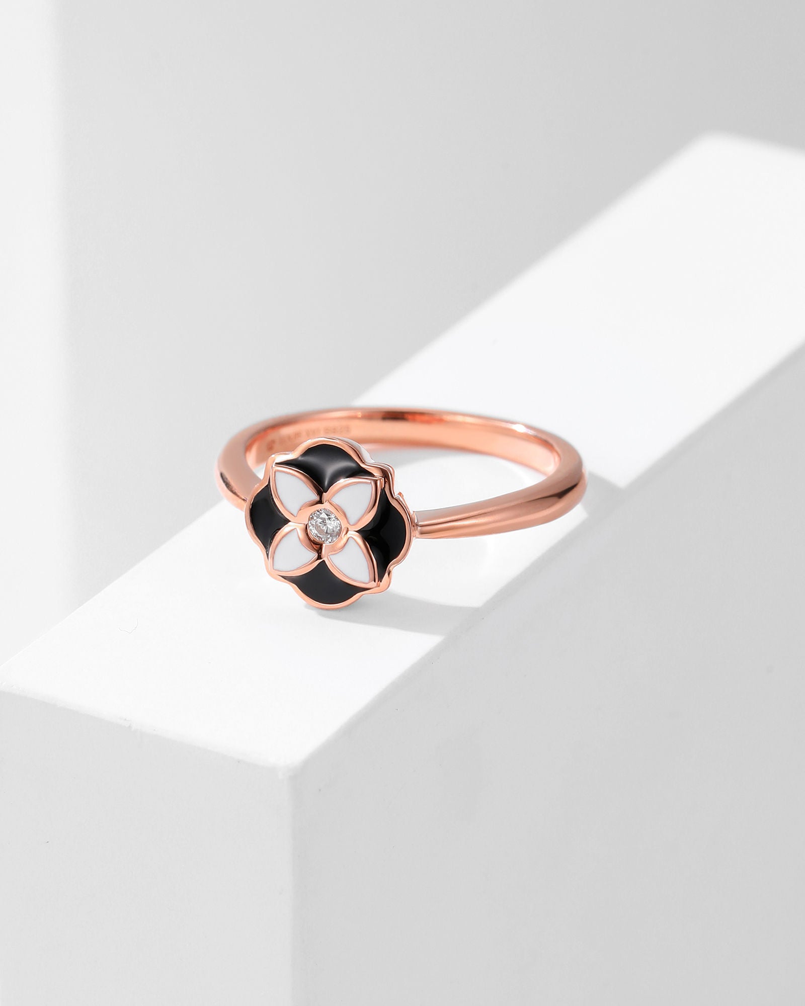 Fleur d’Émail Ringe - 8313000